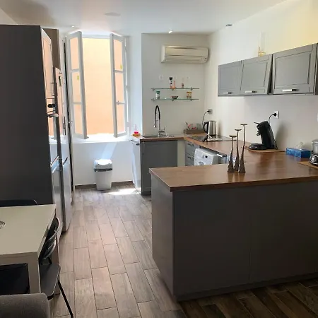 Humilite 45 M Apartment